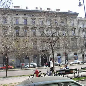 Adagio 1.0 Oktogon , Budapest Magyarország